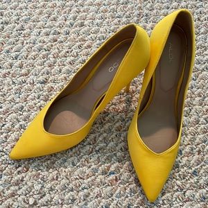 Satin yellow pumps from Aldo